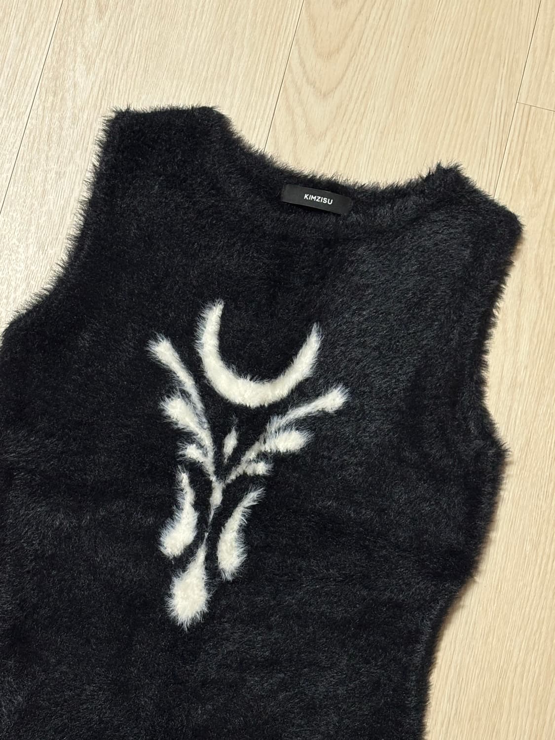 KIMZISU - Elemental Motif Furry Knit Top 상품이미지3