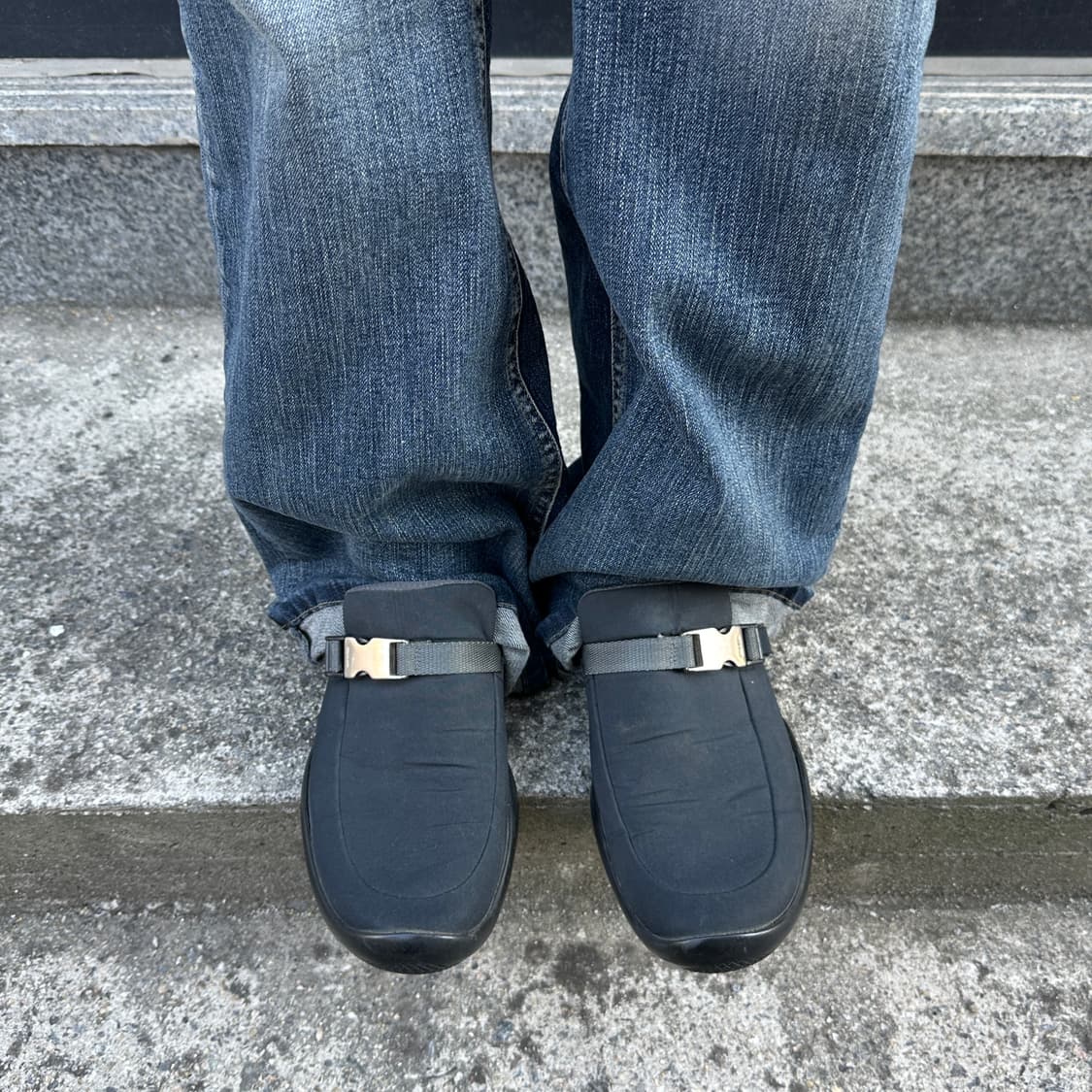 00s 그레이 프라다 스포츠 버클 로퍼 상품이미지8