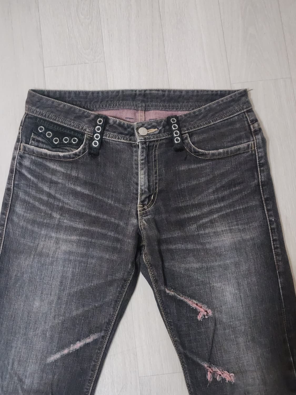 y2k pink distressed stud grey jeans 상품이미지2