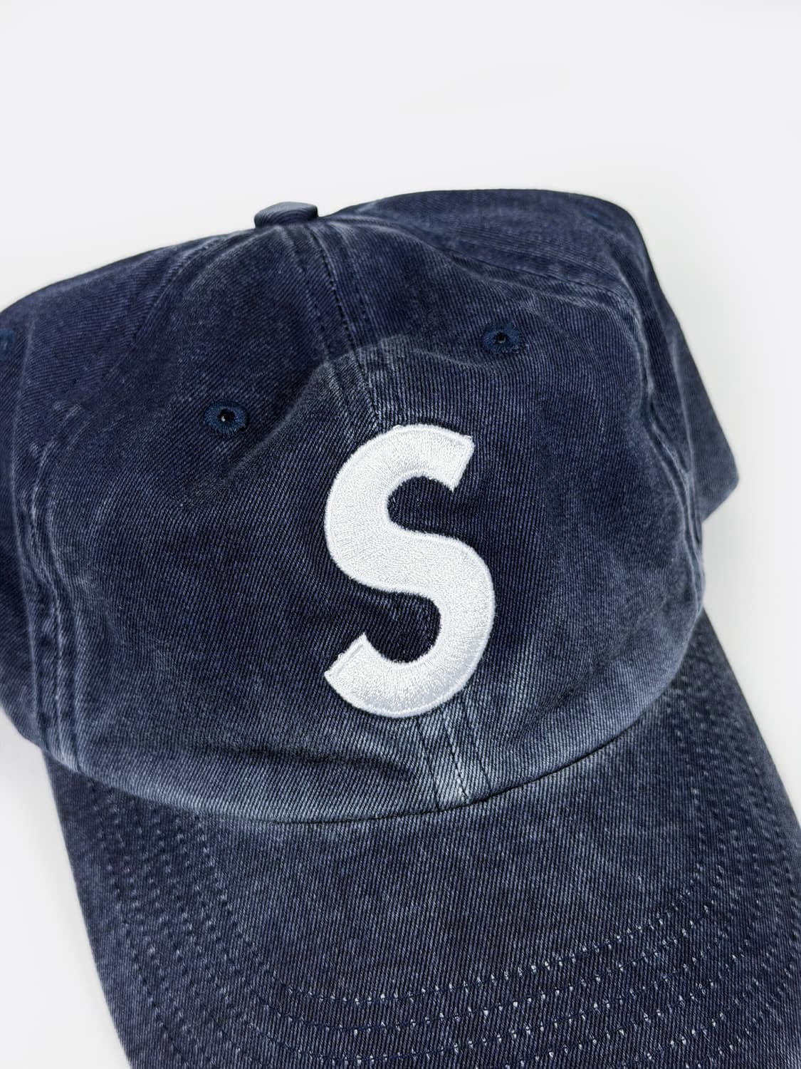 슈프림 피그먼트 프린트 S 로고 6패널 캡 네이비 23FW 상품이미지4