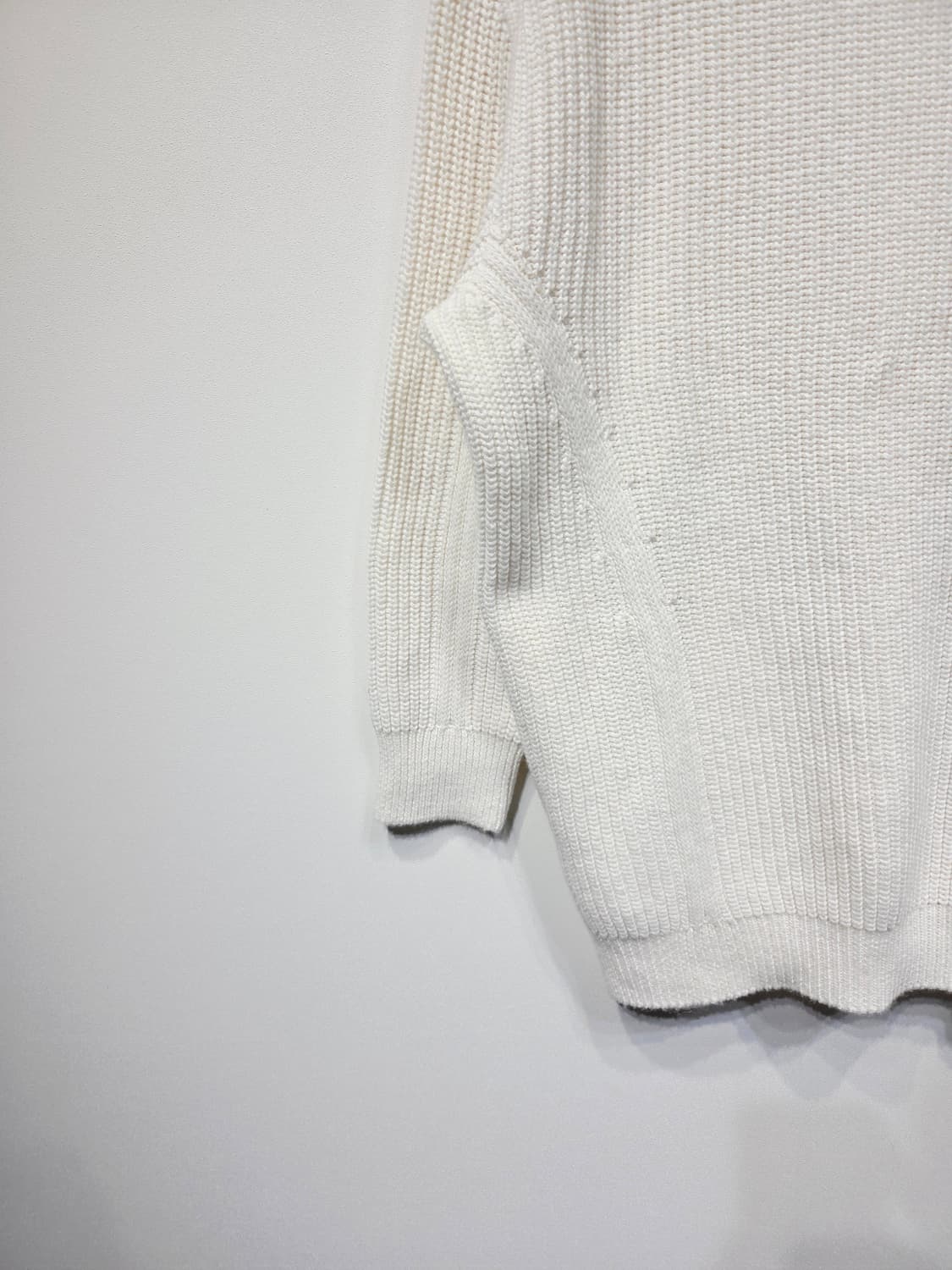 ORDINARY PEOPLE 오디너리피플 캐시미어 혼방 절개 니트 상품이미지4