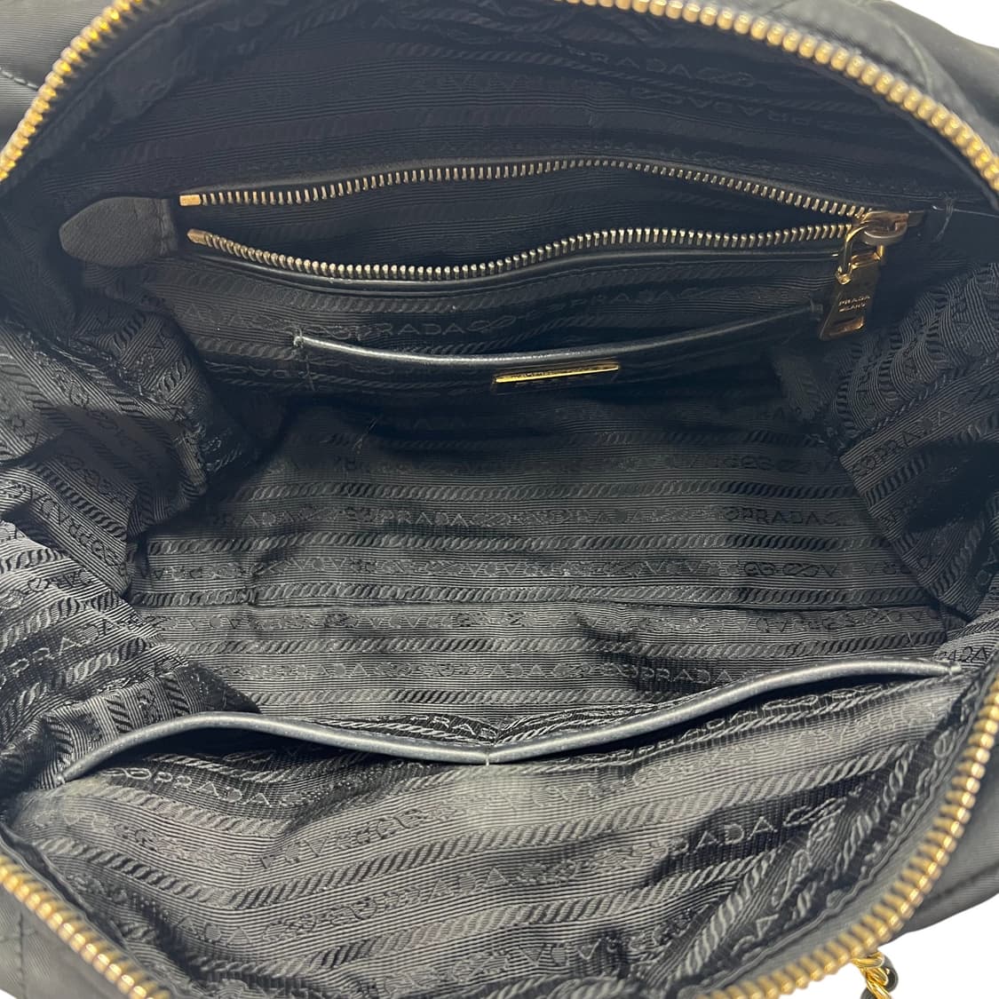 프라다 블랙 퀄팅 체인 포코노 숄더백 상품이미지8