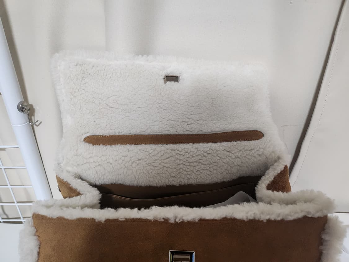 더바넷 woolly 시어링 플랩 백팩 상품이미지4