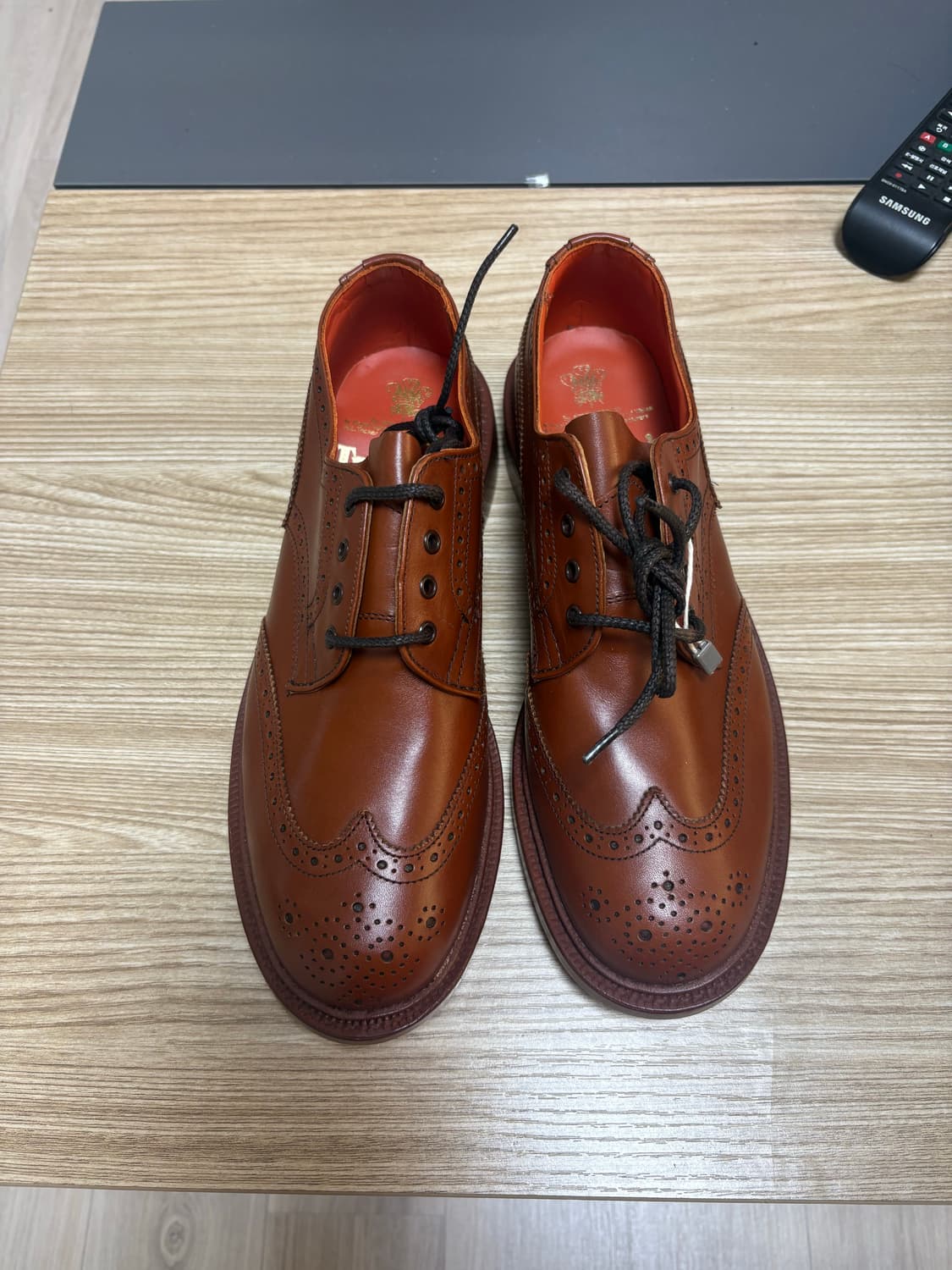 새상품 트리커즈 버튼 여성 6.5uk 마룬 상품이미지2