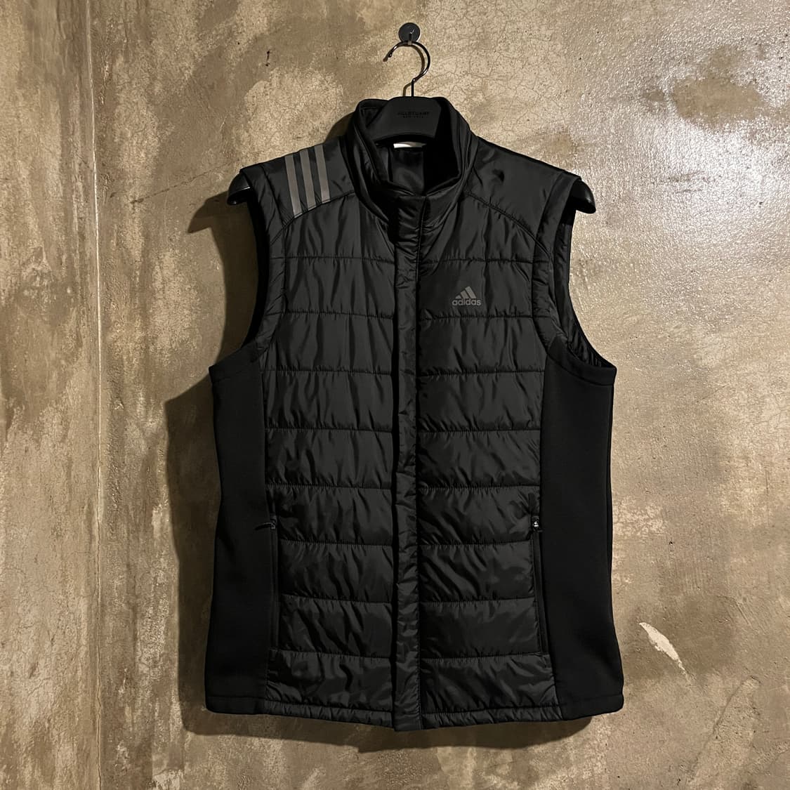 아디다스 폴리쉘 패딩 베스트 상품이미지1