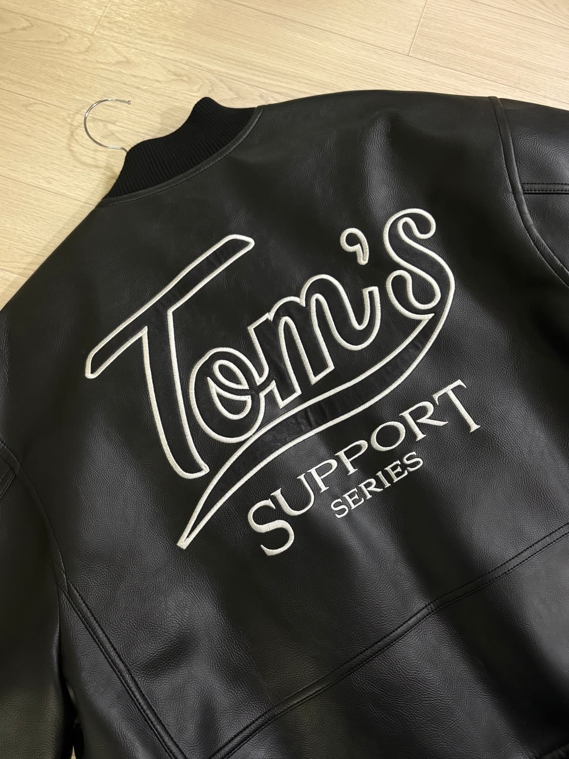 톰스벌스데이 [SHINSEGAE X TBD] VARCITY BOMBER  상품이미지2