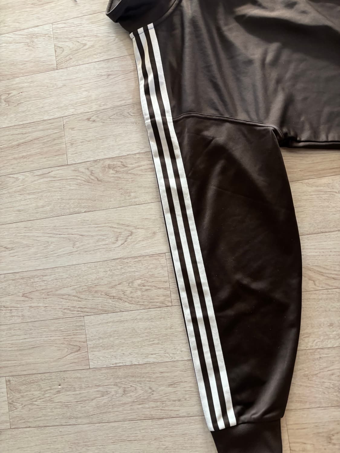 아디다스 다크브라운 트랙탑 져지 xs사이즈 상품이미지5