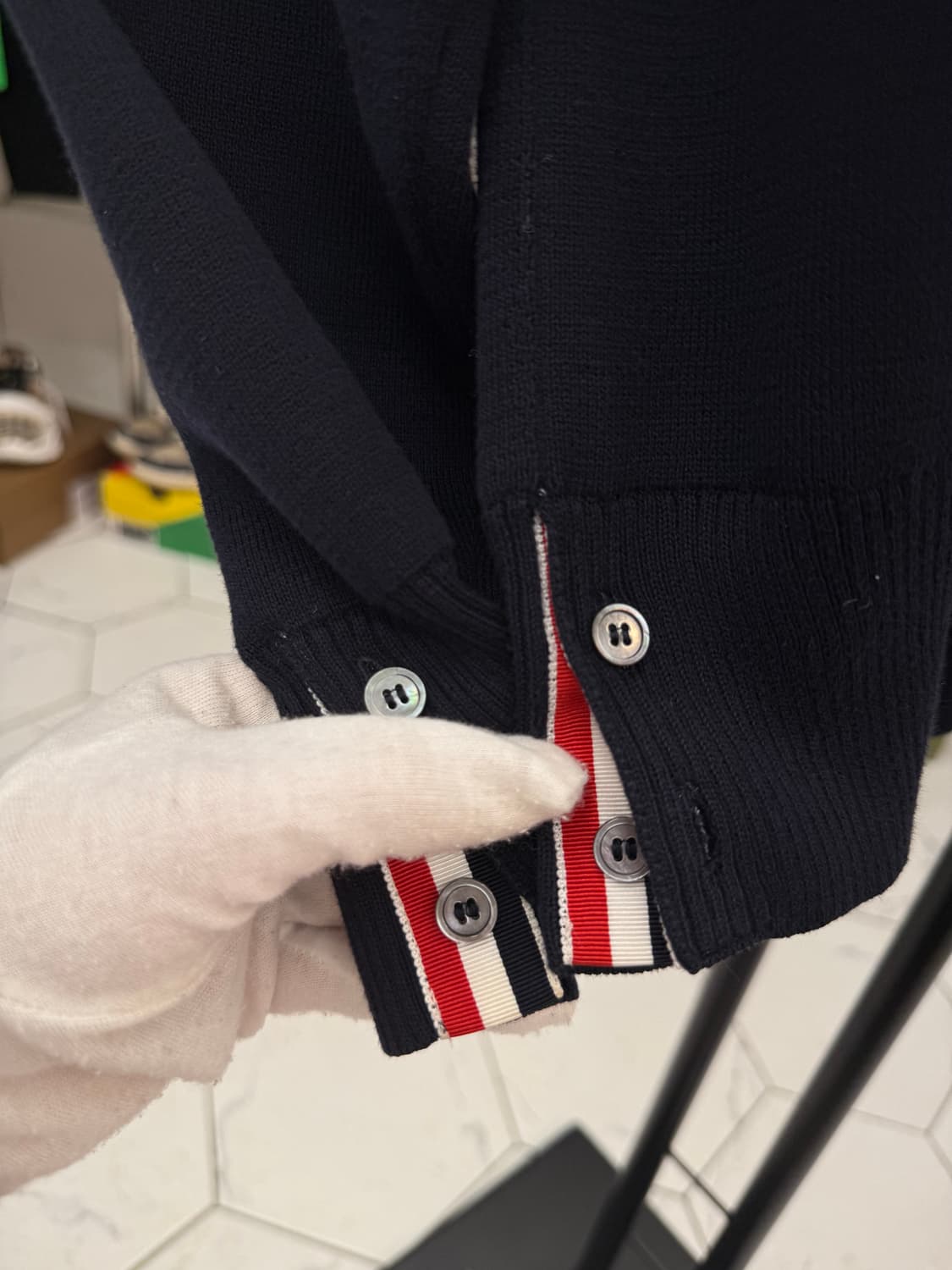 [2] 톰브라운 암밴드 밀라노스티치 니트 상품이미지5