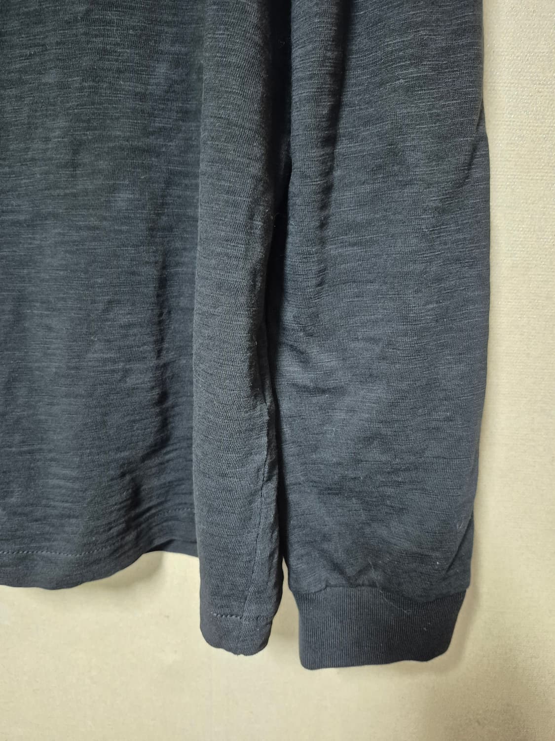 헤지스 슬럽 헨리넥 긴팔티 상품이미지2