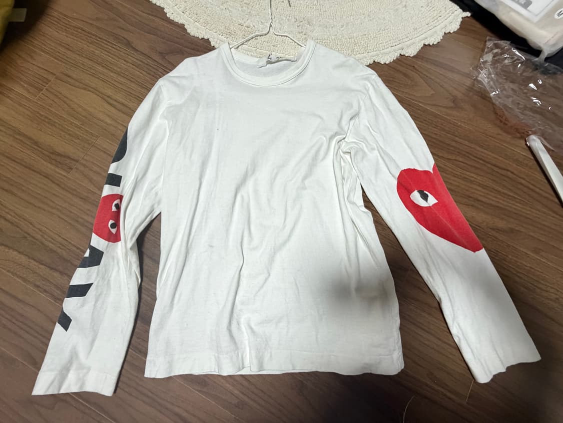 플레이 꼼데가르송 빅 하트 롱슬리브 티셔츠 화이트 상품이미지2