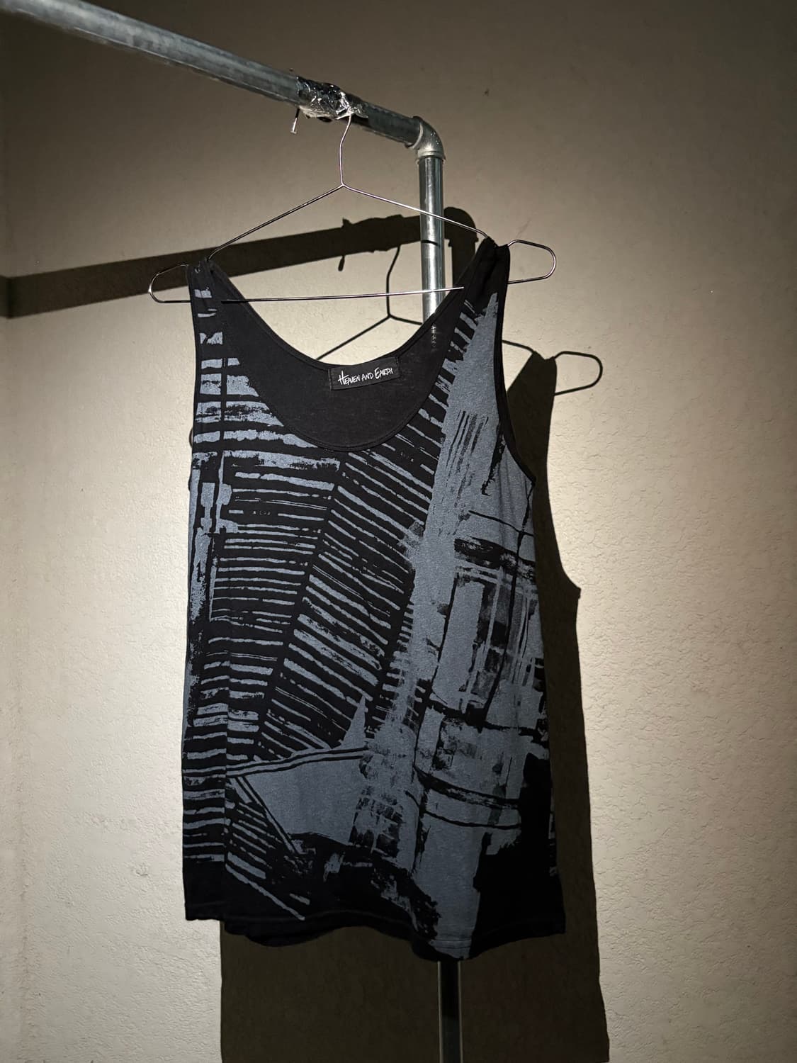 12 unknown graphic sleeveless 상품이미지1