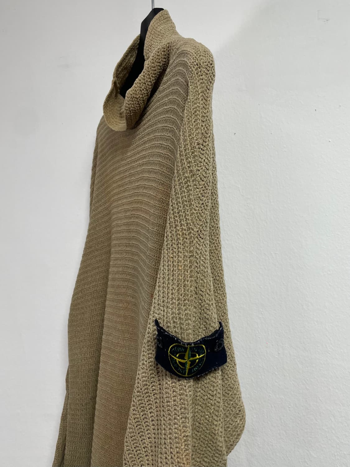 90s 스톤아일랜드 베이지 하이넥 니트 (on.438) 상품이미지2