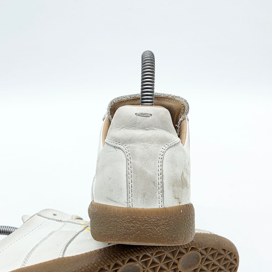 메종 마르지엘라 우먼스 독일군 스니커즈 페인트 (37) 상품이미지2