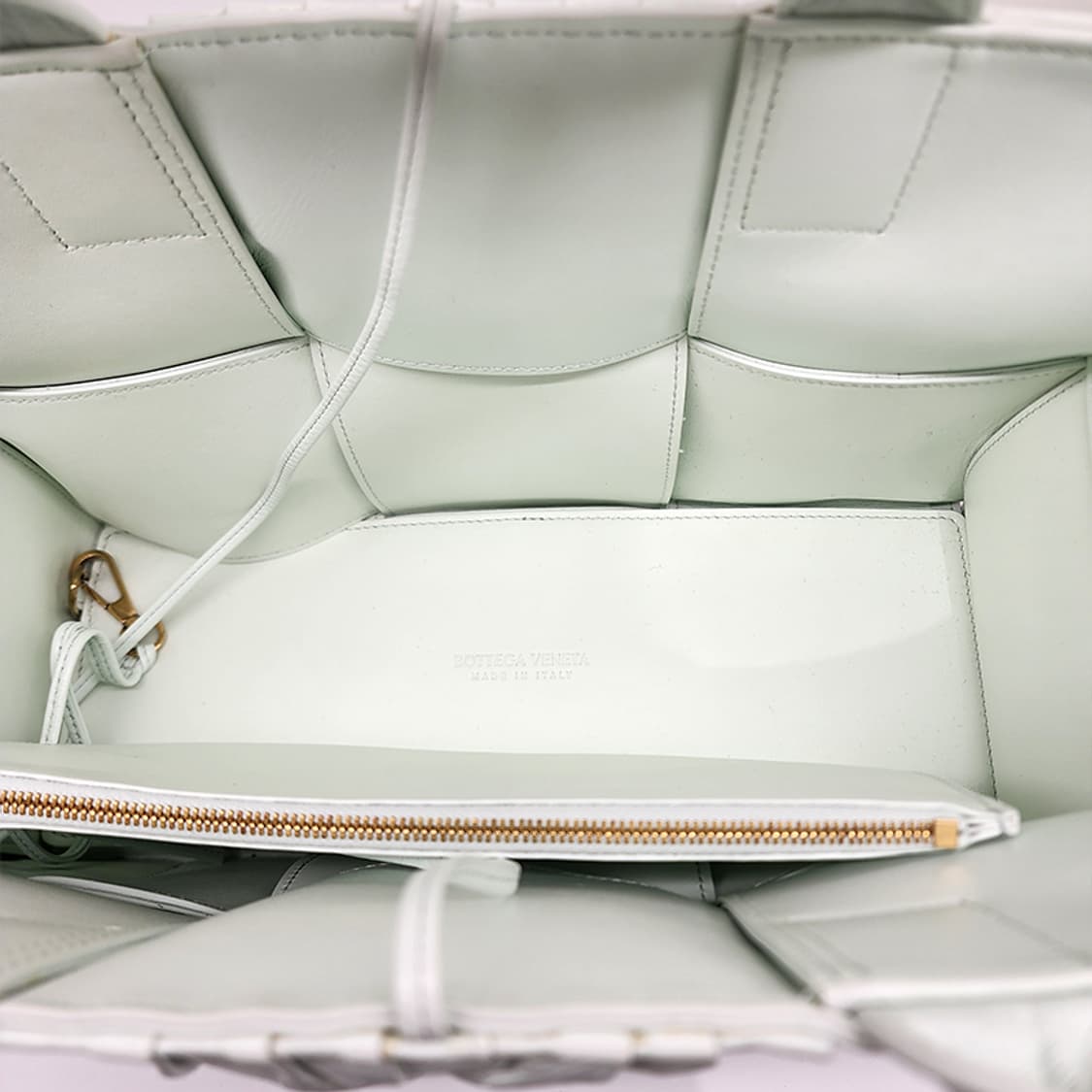 보테가베네타 아르코 레더 스몰 토트백 글레이셔 상품이미지9