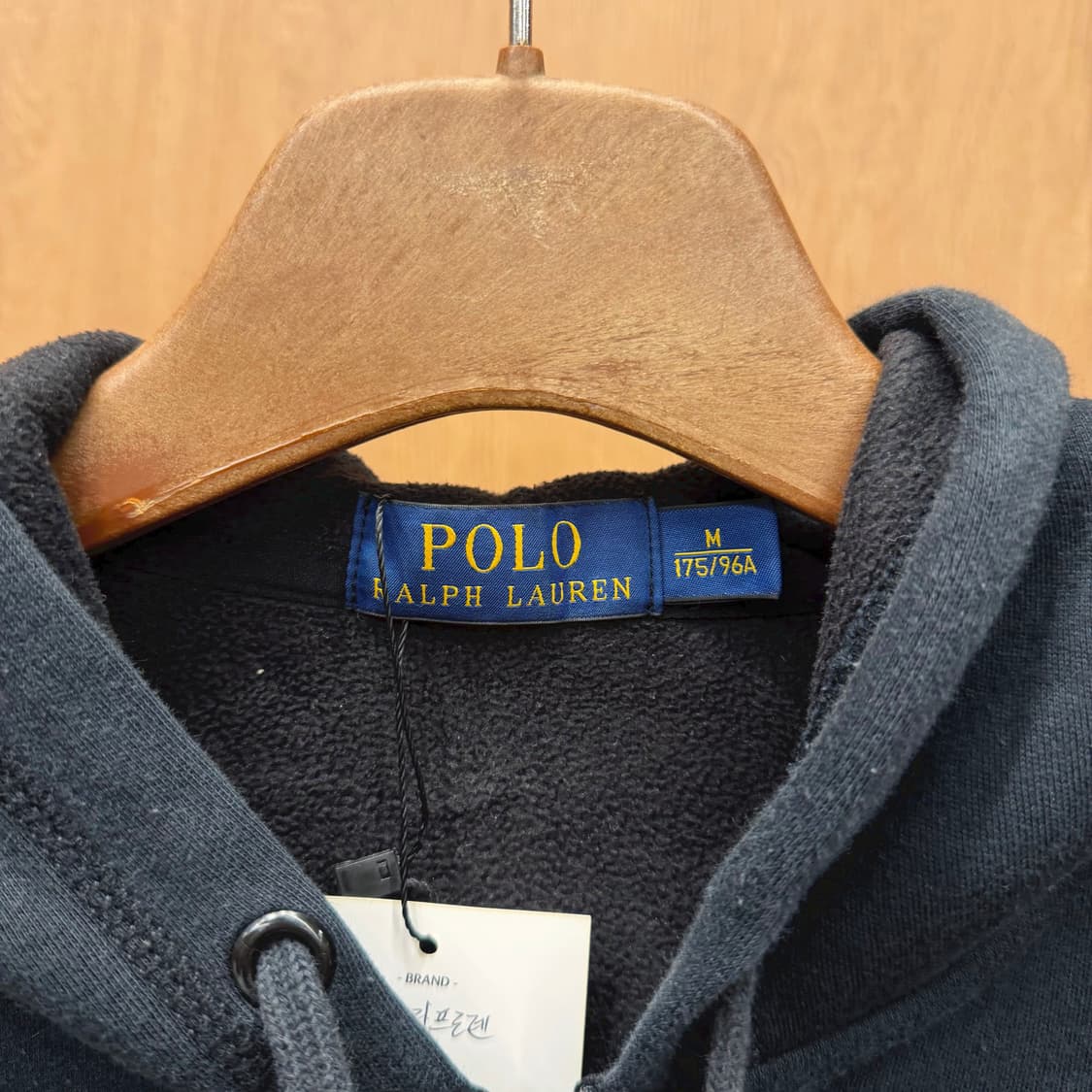 폴로 랄프 로렌 후드 집업 엠보싱 레터링 포켓 로고 탭 디테일 블랙 상품이미지7