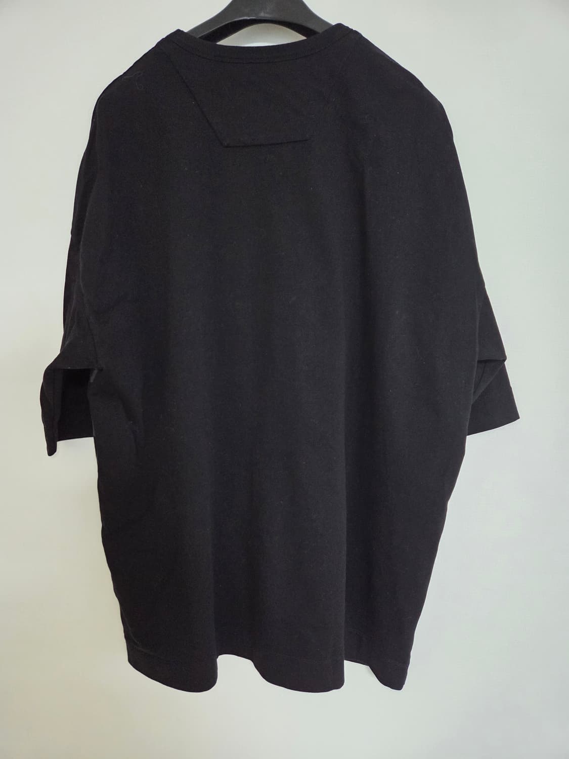 키드밀리 착용 준지 티셔츠 블랙 상품이미지3