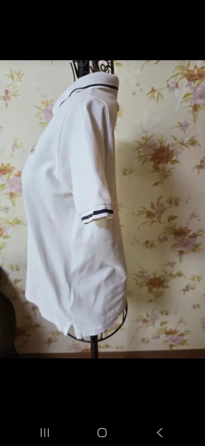 몽클레르 키즈 카라 반팔티 / 여성 55 착용 상품이미지3