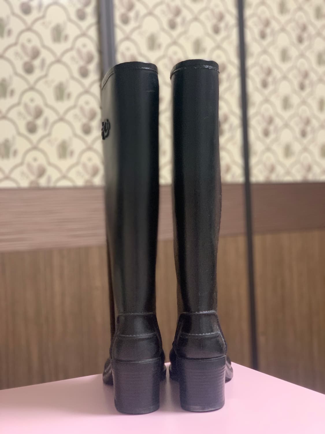 페라가모 레인부츠 7사이즈 240cm 추천 상품이미지5