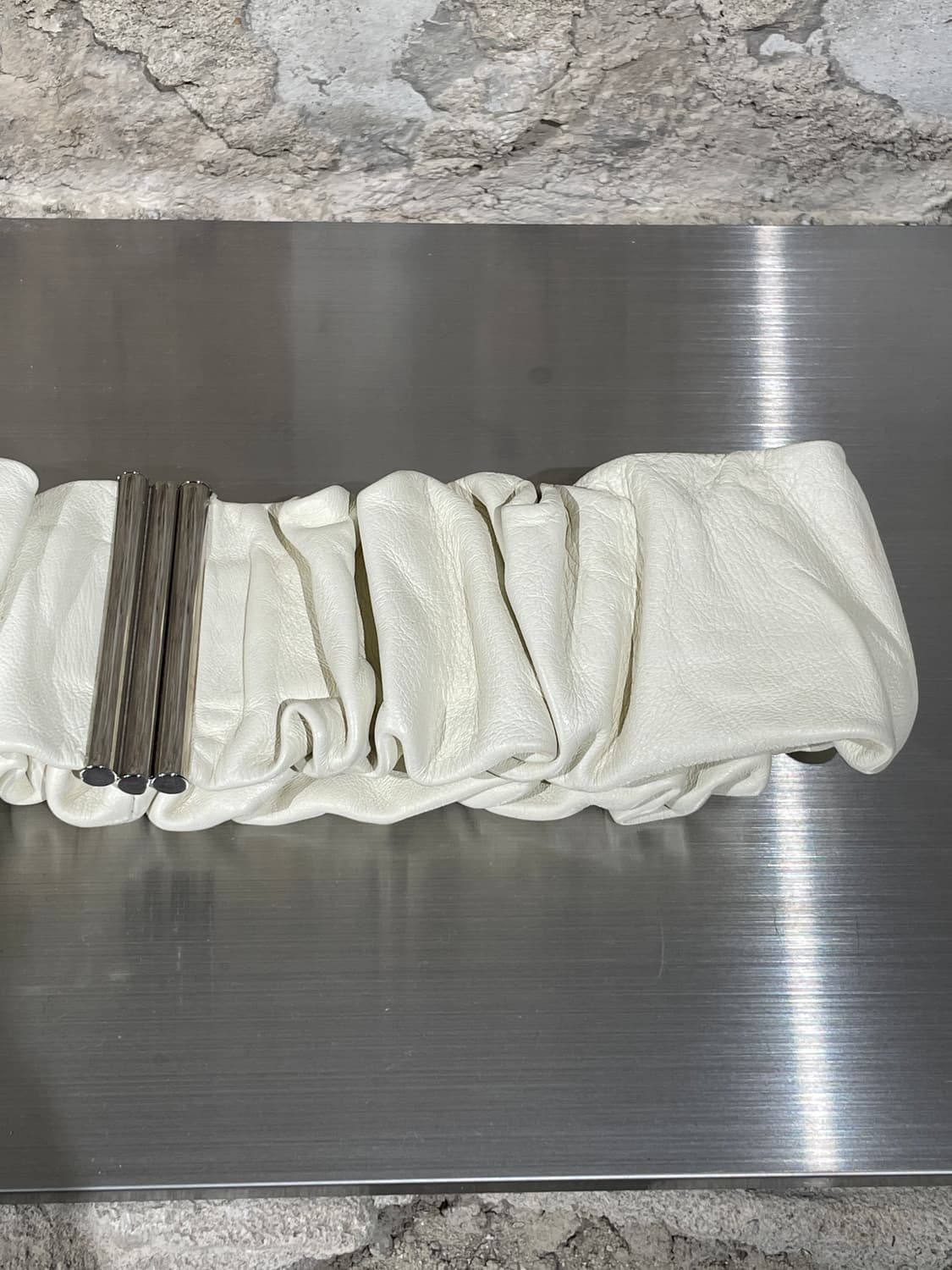 질샌더 크림 게더 레더 벨트 상품이미지4