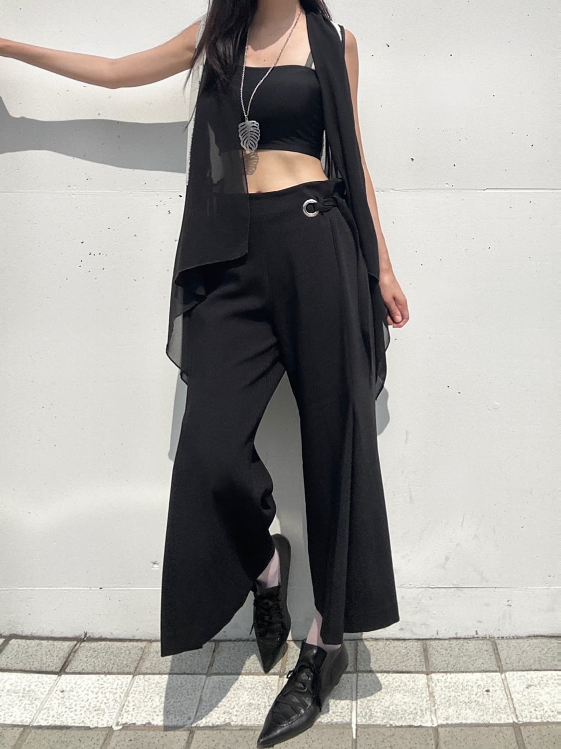 Side hole strap pants / black 상품이미지1