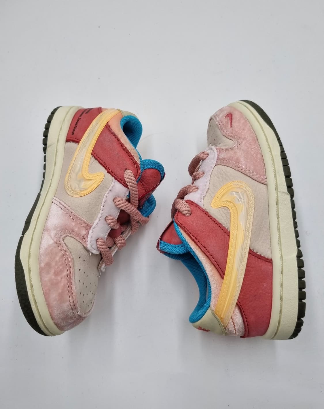 소셜스테이터스 x 나이키 덩크 로우 스트로베리 150 솔닷케어완료 상품이미지4