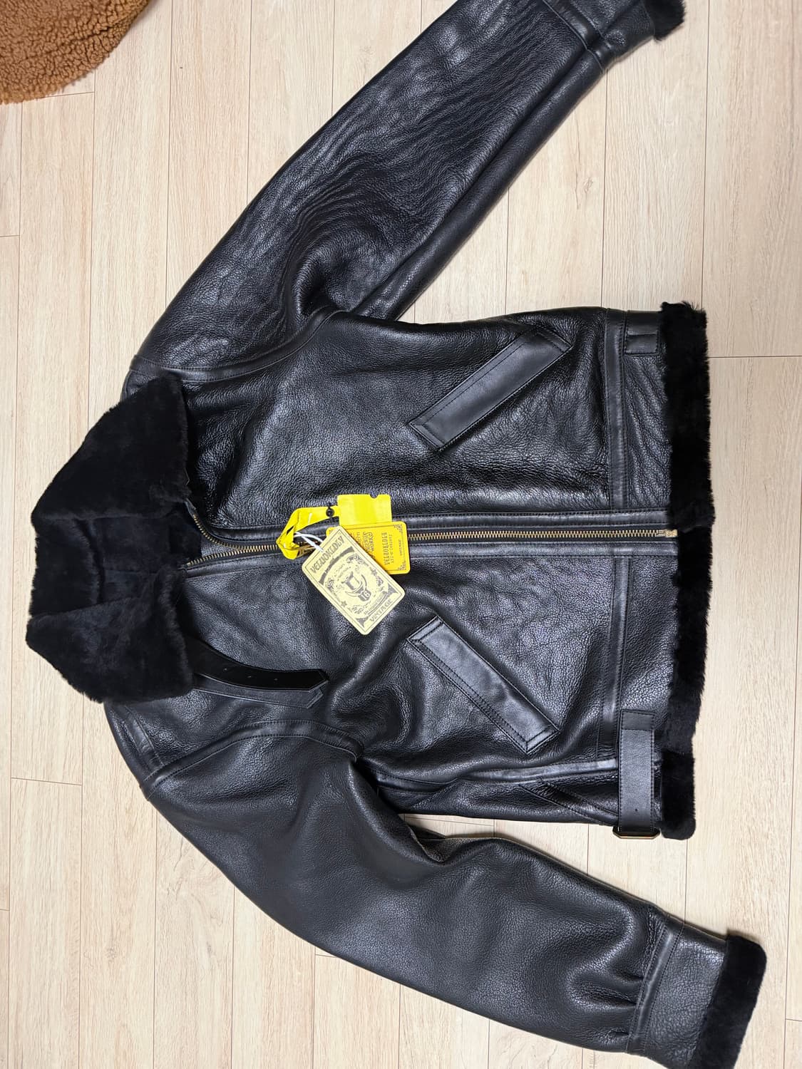 Veluokldly 리얼 양가죽 무스탕 블랙 m 새제품 판매 상품이미지1