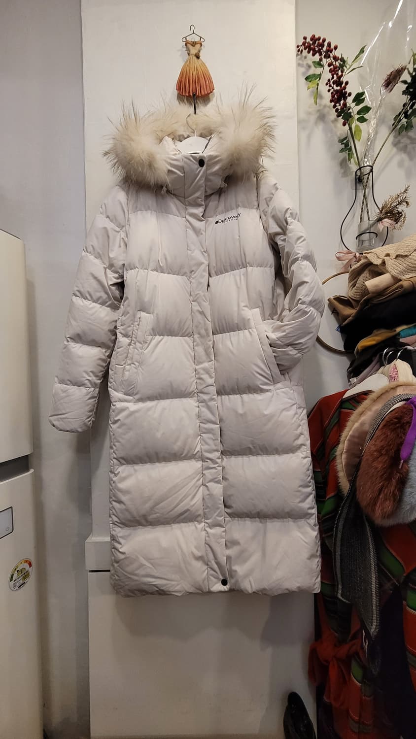 디스커버리 아이보리 롱 패딩 상품이미지1