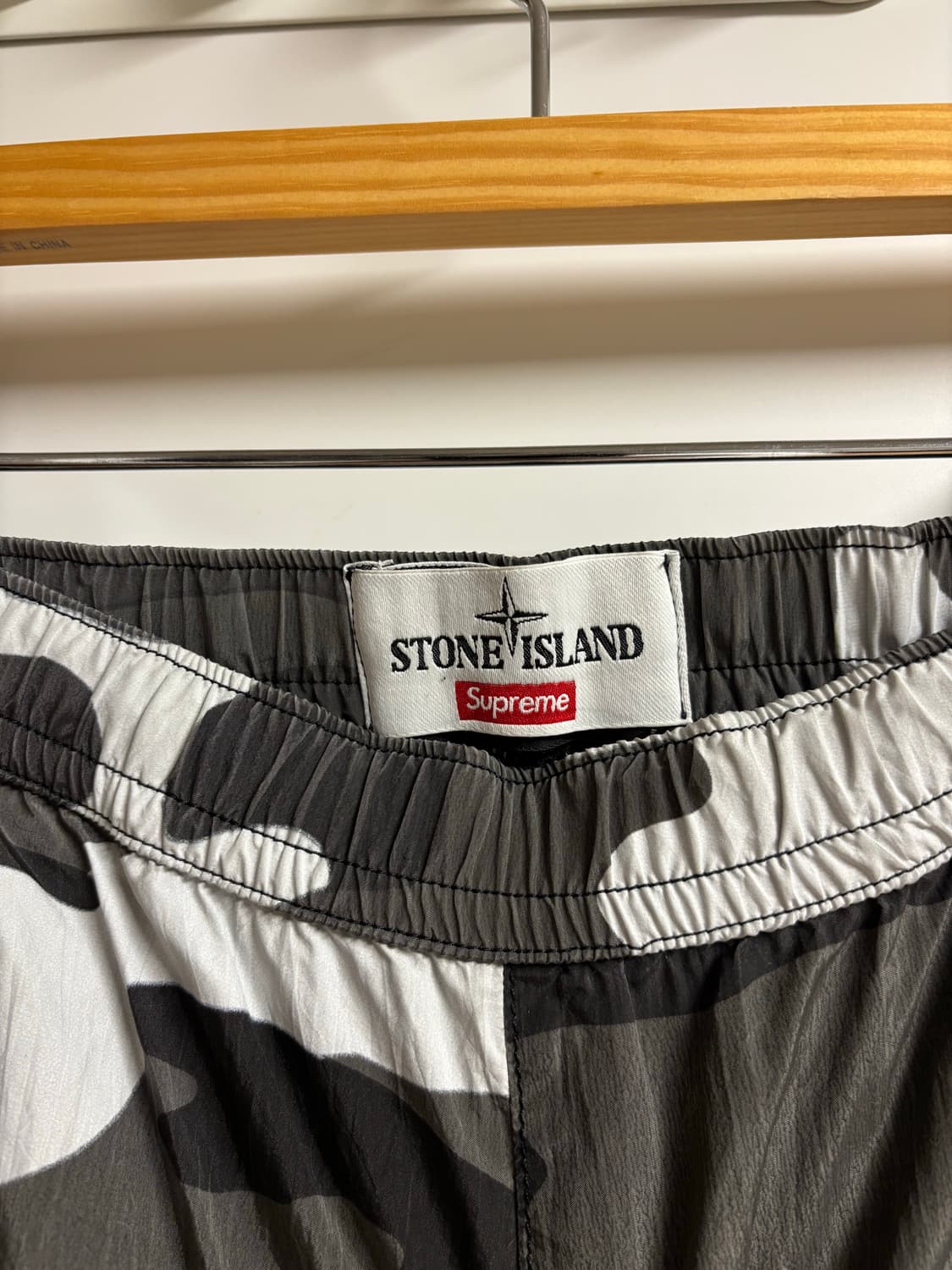 [S] 슈프림 X 스톤아일랜드 나일론메탈 트랙팬츠 카모 상품이미지8