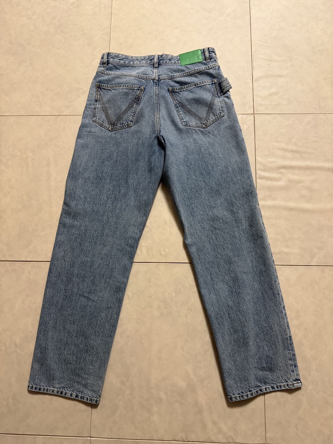 보테가 베네타) 24ss 와이드 연청 데님 46(30~32추천) 상품이미지3