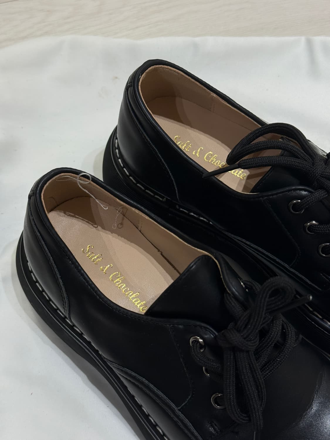 ‼️이사 처분 (새상품) 솔트앤초콜릿 블랙 로퍼 240 상품이미지2