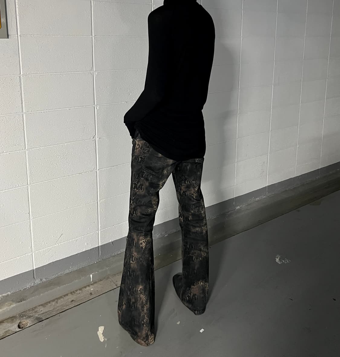 토네이도마트 00s 백레이스업 파이톤 플레어 팬츠 상품이미지3