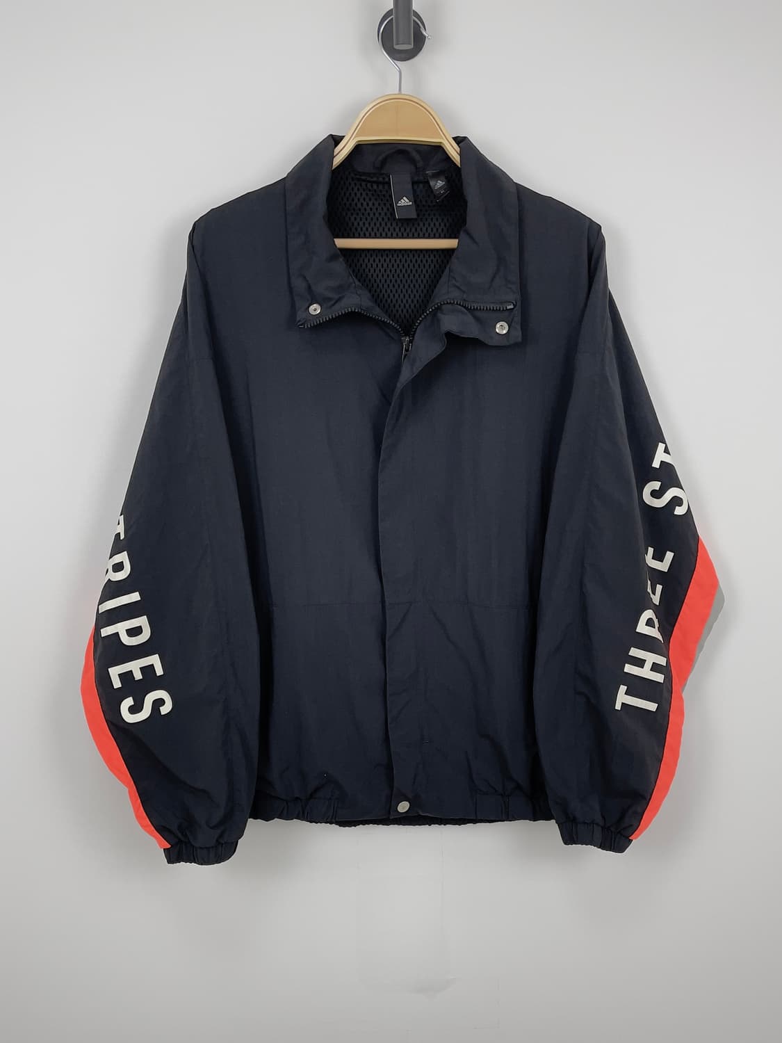 아디다스 빅로고 블랙 윈드브레이커 자켓 상품이미지1