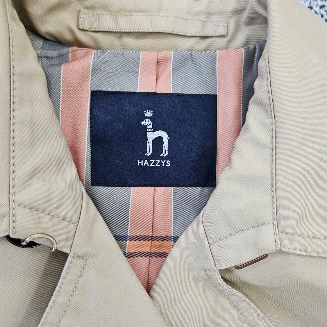 [85-160] 헤지스 여성 베이지 더블 트렌치코트 0102YH1 상품이미지4