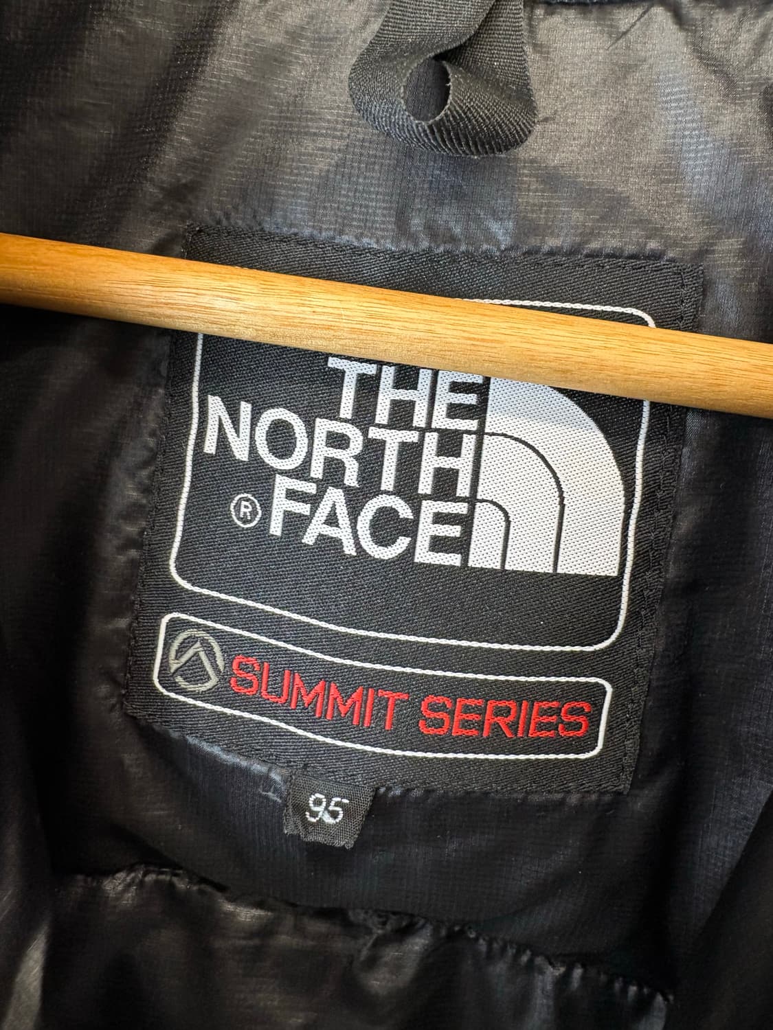 노스페이스 빈티지 써밋시리즈 아콘카구아 패딩 블랙 상품이미지7