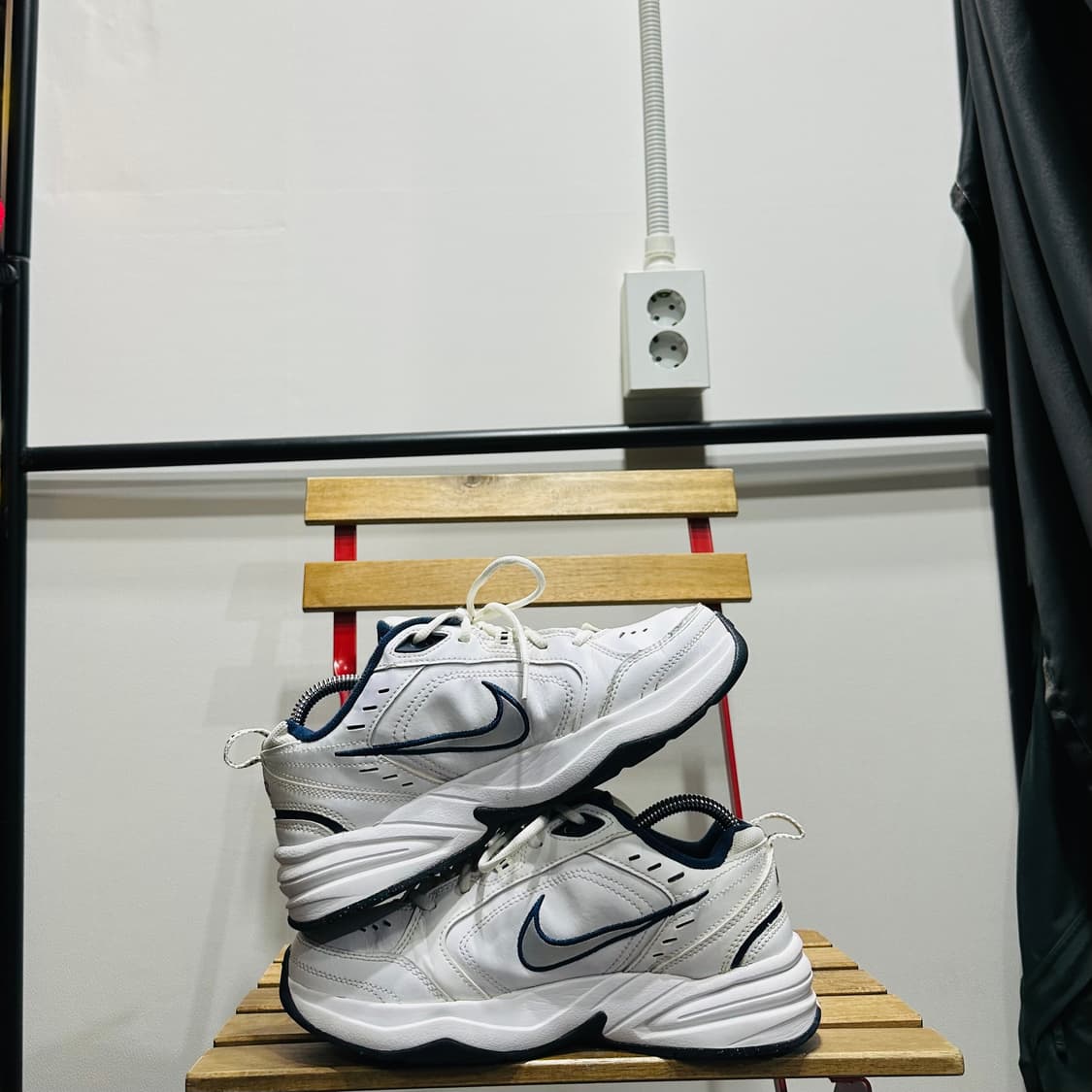 250) 나이키 운동화 남녀 공용 신발 에어모나크 화이트 네이브 상품이미지7