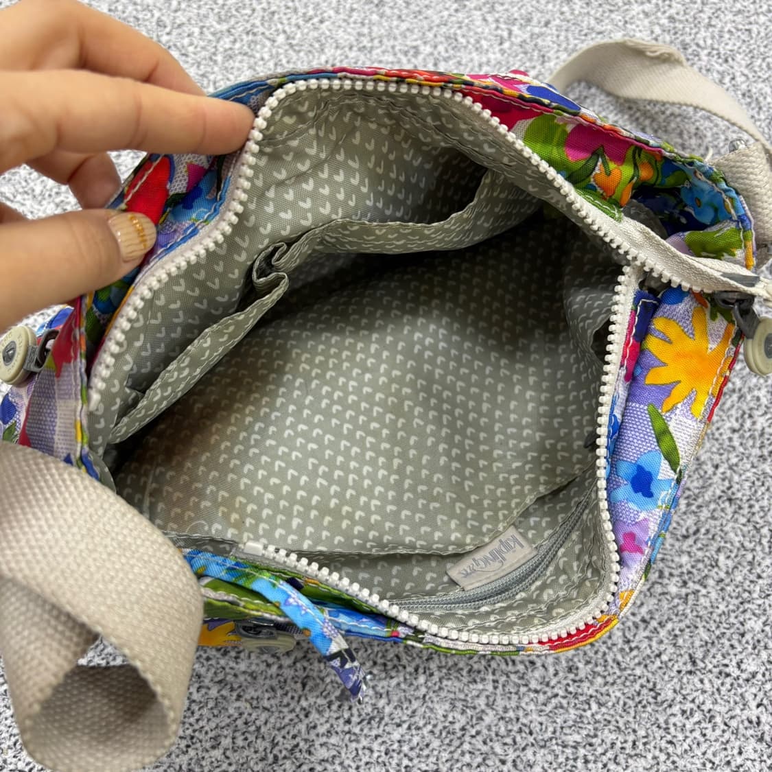 키플링 꽃무늬 크로스백 가방 0409J 상품이미지4