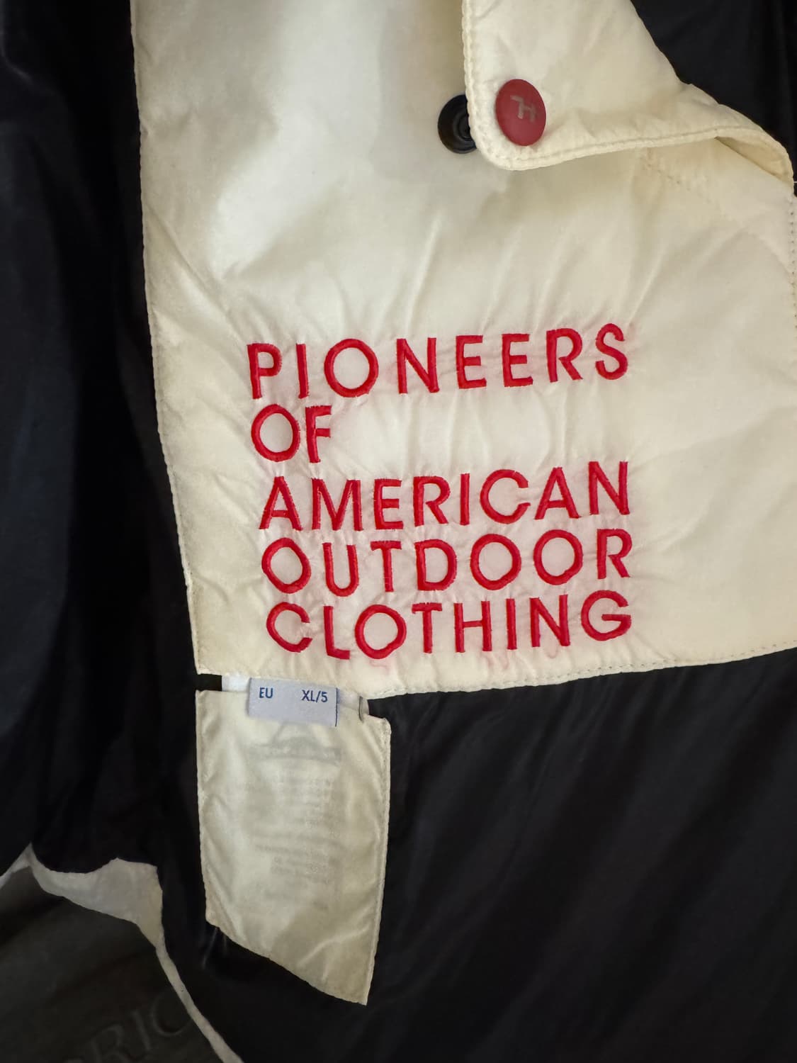 홀루바 x PIONEER 패딩 판매합니다.  상품이미지5