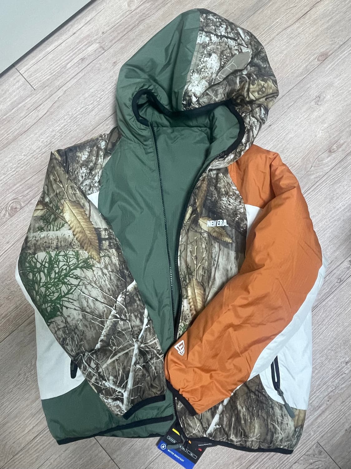 새상품급 뉴에라 리버시블 패딩 상품이미지4