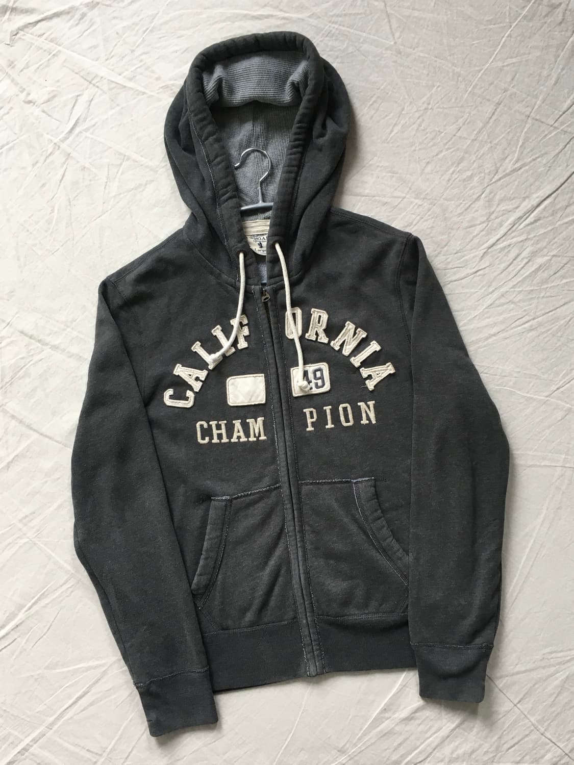 후아유 자수패치 로고 후드집업 상품이미지3