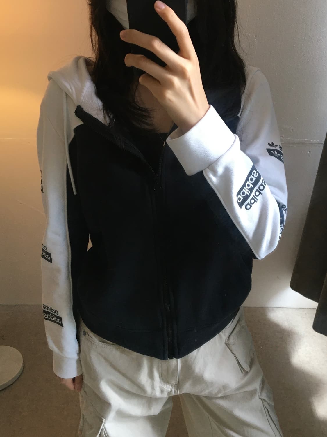 아디다스 암로고 배색 후드티 상품이미지3