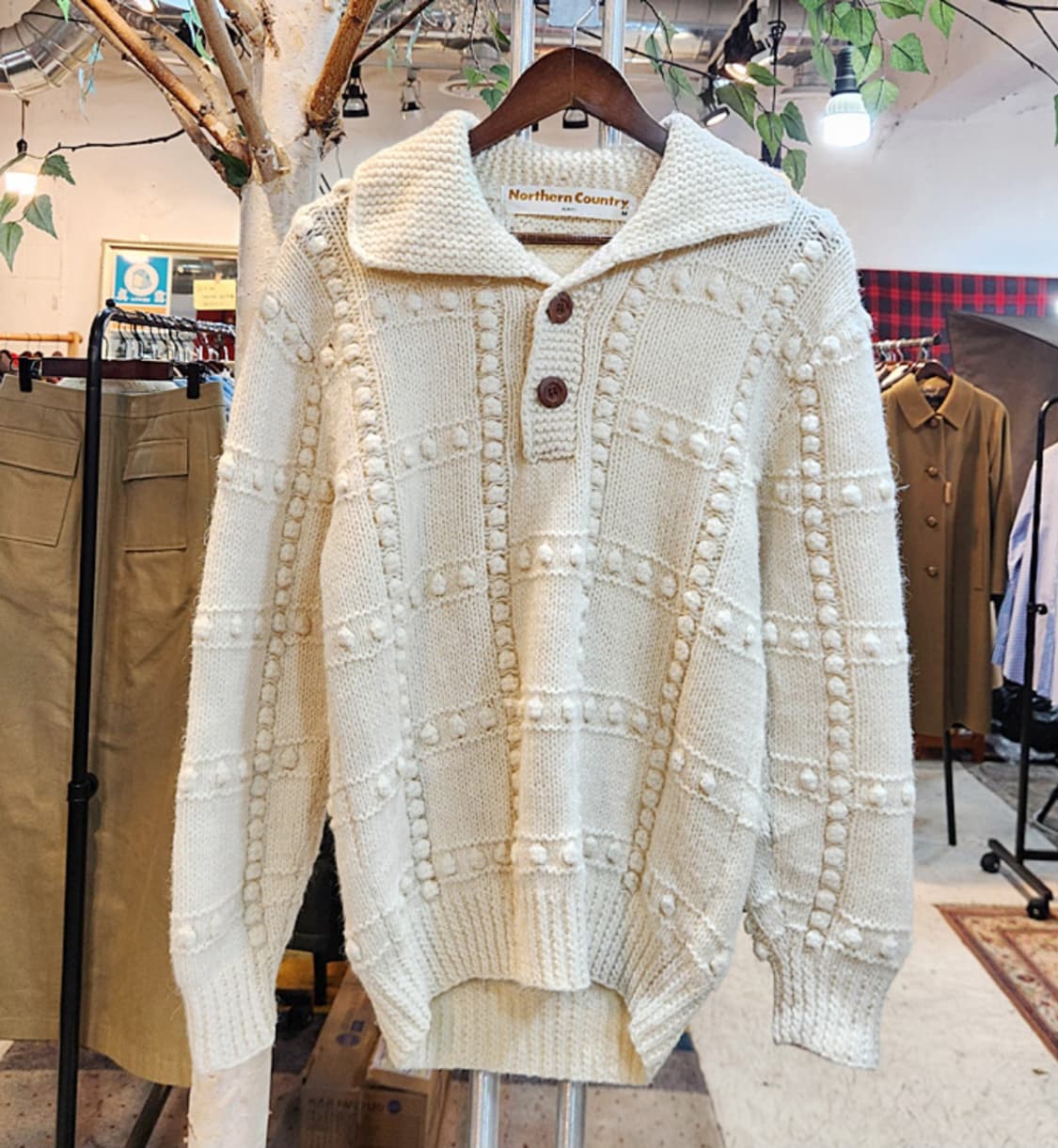 Northern country 아이보리 울 폼폼 투 버튼 빈티지 스웨터 상품이미지1