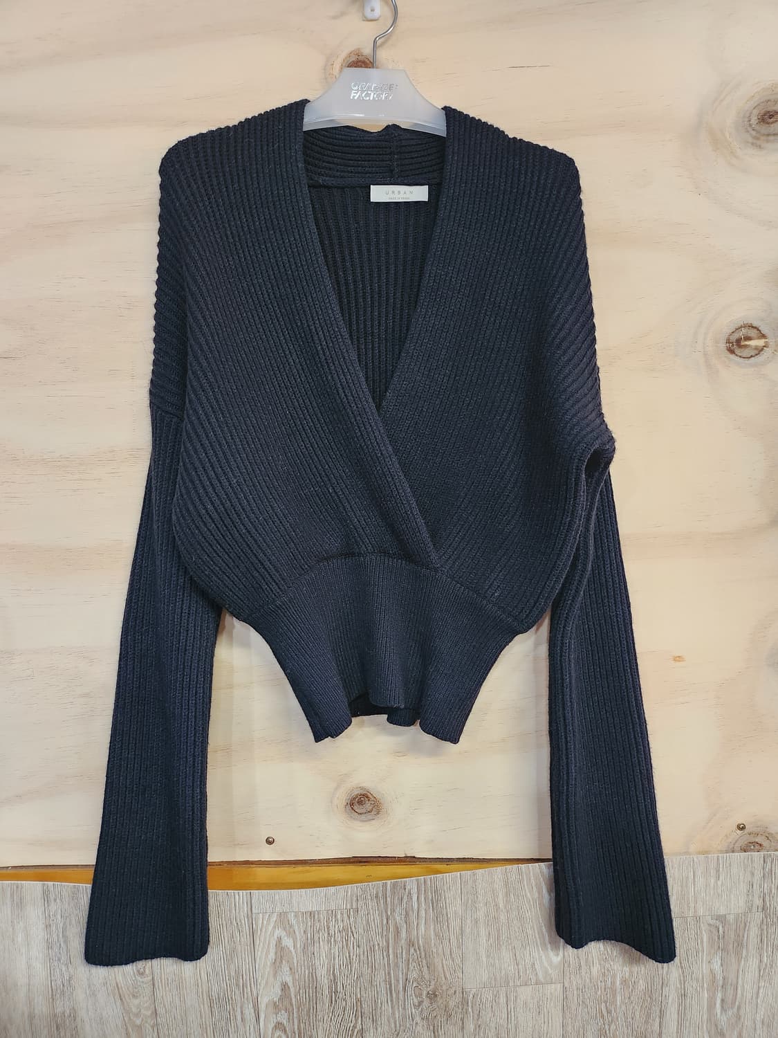 508) 어반 URBAN 블랙 랩 니트 상품이미지1