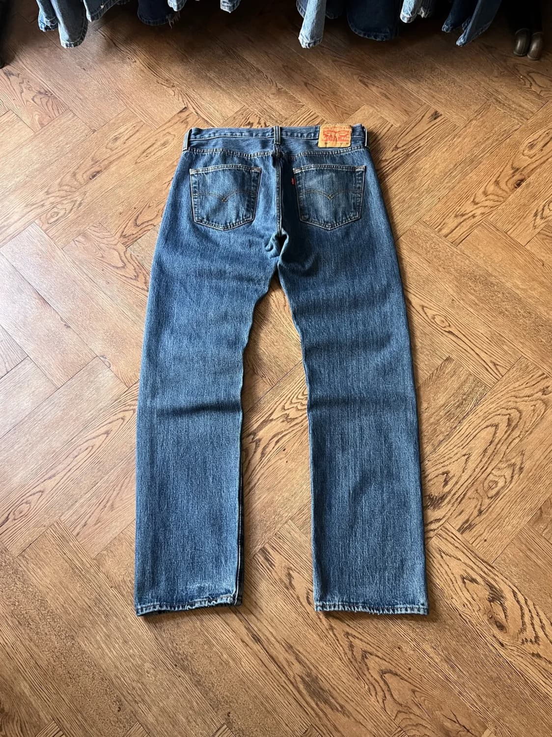 [32]리바이스 501 미디엄블루 워싱 스트레이트 데님 팬츠 상품이미지1