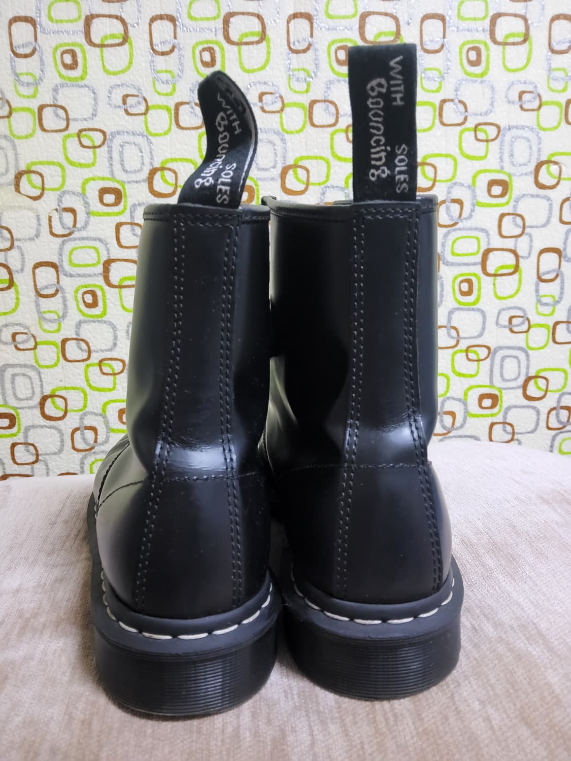 닥터마틴 1460모델 8홀 흰색스티치 280사이즈 상품이미지4