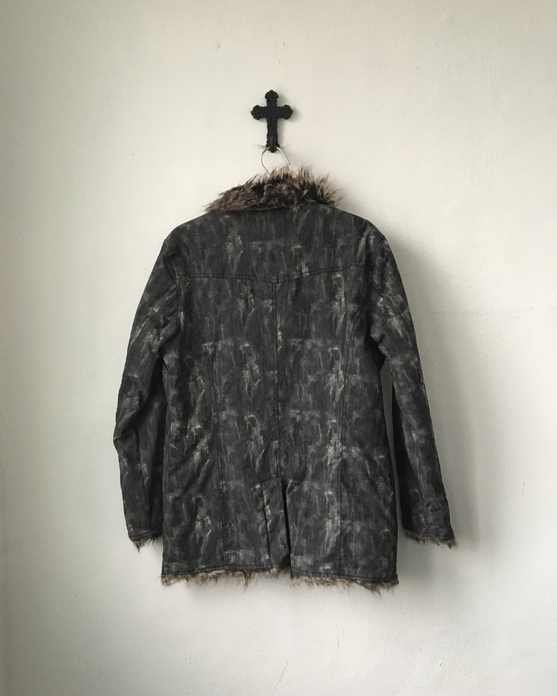 In the attic dyed fake fur mustang 상품이미지3