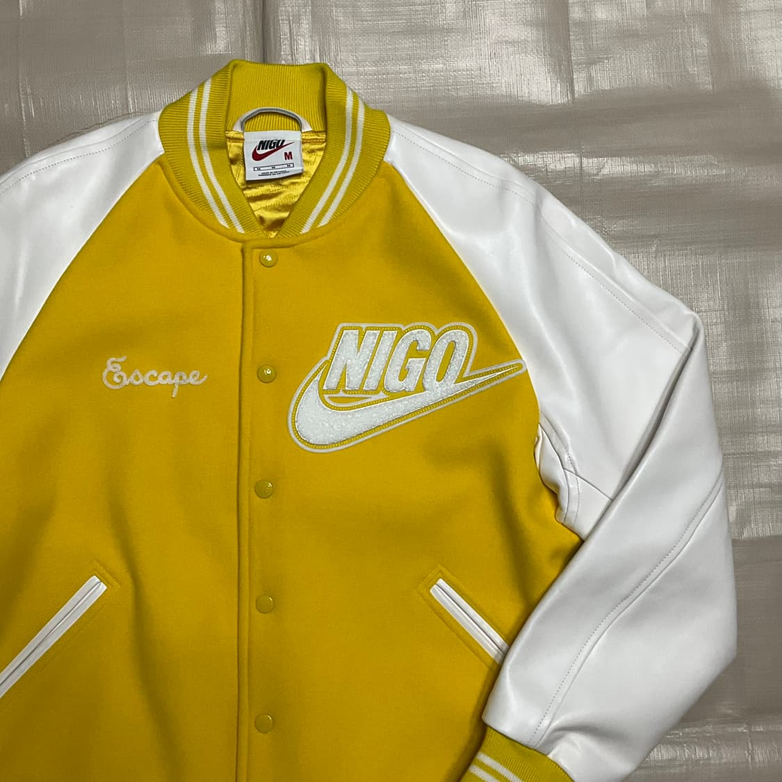 나이키 니고 바시티 자켓 옐로우 M 상품이미지1