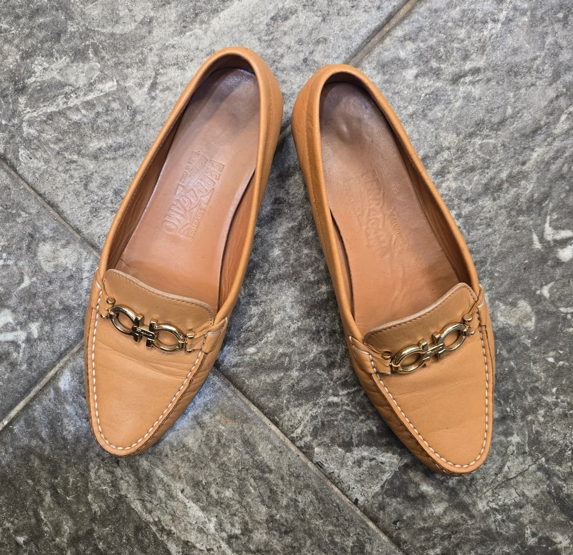 페라가모 간치니 로퍼 TAN 여성용 상품이미지1