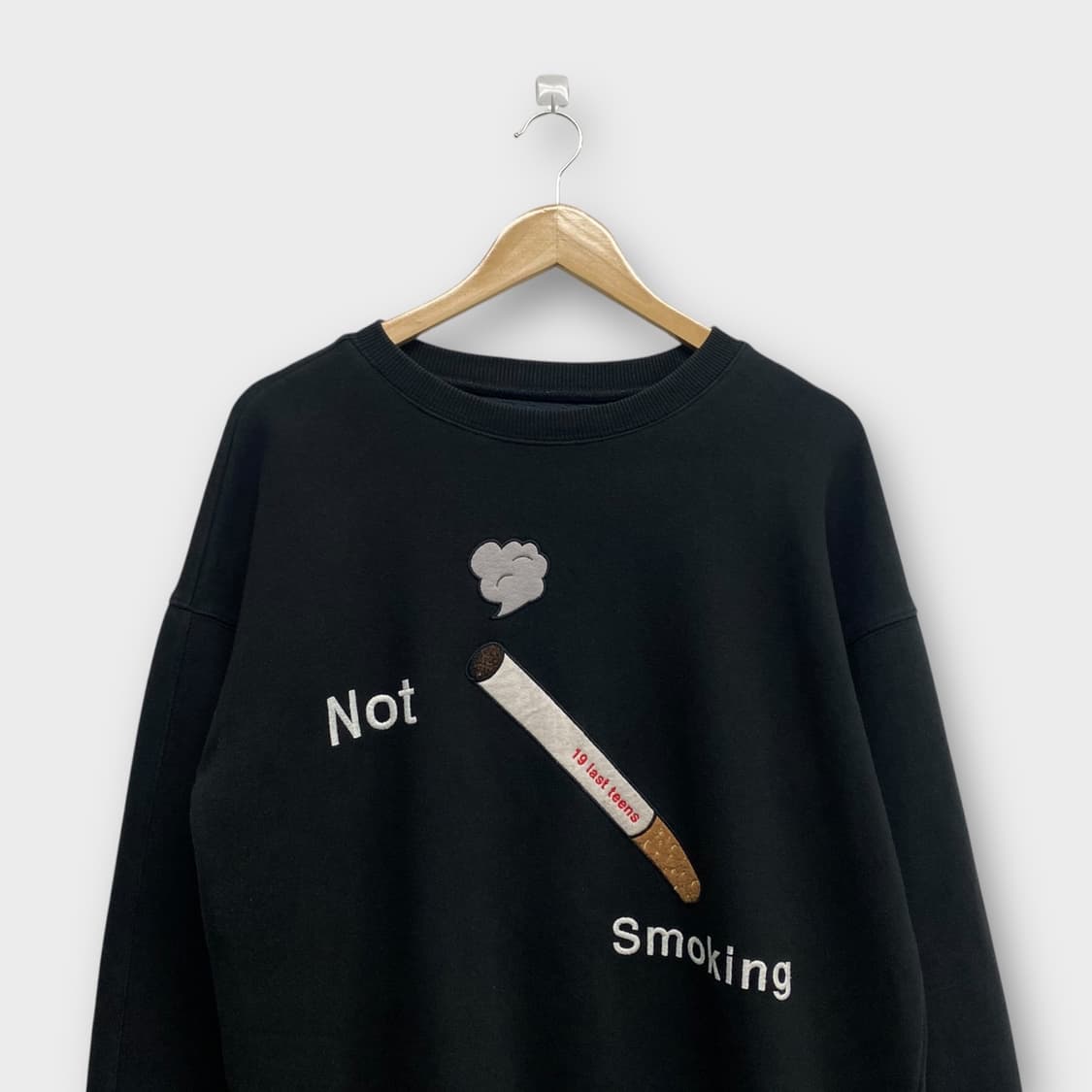 아더에러 블랙 Not Smoking 프린팅 맨투맨 M 상품이미지2