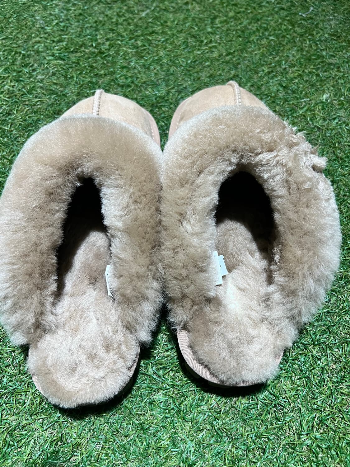 Ugg 슬리퍼 260입니다. 상품이미지2