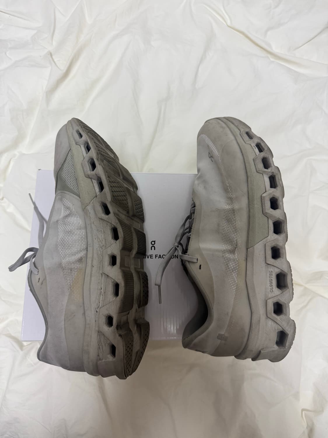 온 러닝 x 파프 클라우드몬스터 2 문더스트 초크 295 상품이미지4